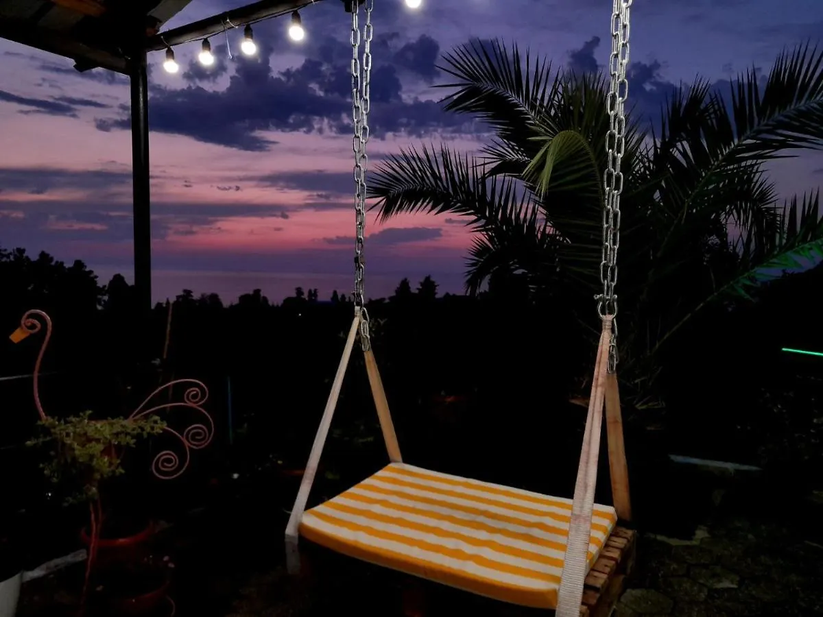 Kemeni Garden Hotel Batumi 0*,  Grúzia